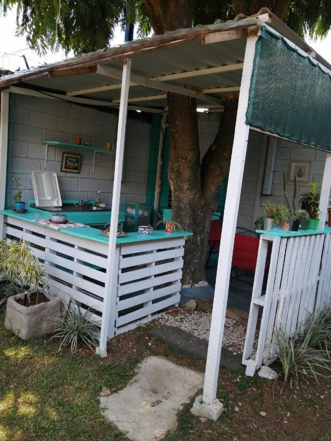 La Casa Azul Bed & Breakfast Alajuela Exterior photo
